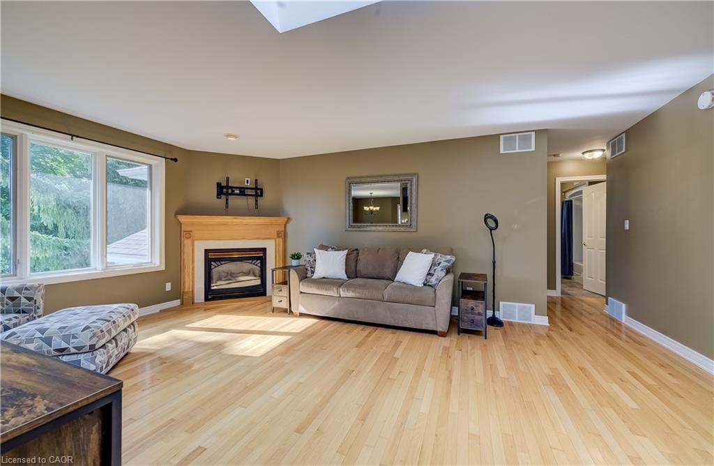 910 Walton Avenue N Property Photo 8