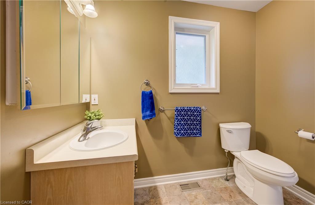 910 Walton Avenue N Property Photo 22