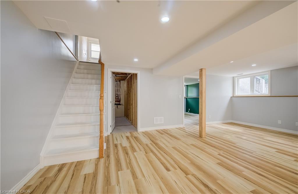 910 Walton Avenue N Property Photo 29