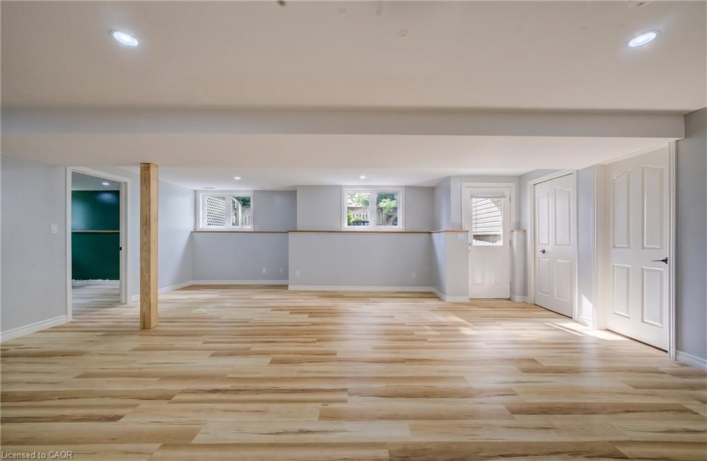 910 Walton Avenue N Property Photo 31
