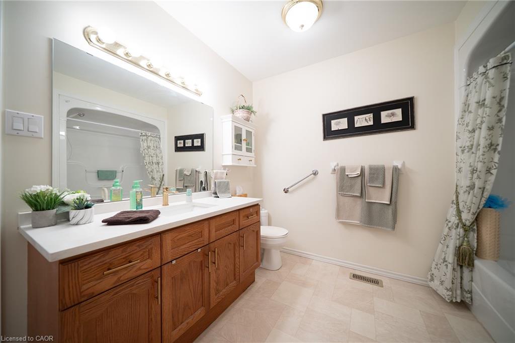17-150 Oak Street Property Photo 18