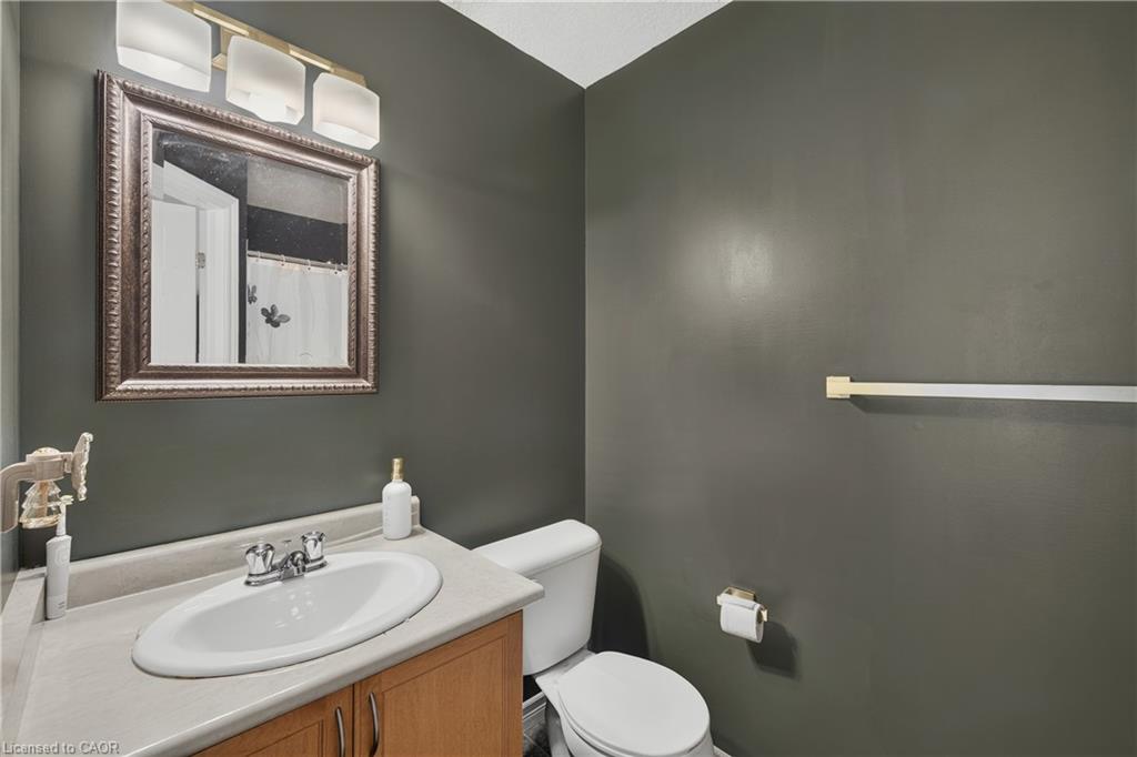 4-975 Strasburg Road Property Photo 16