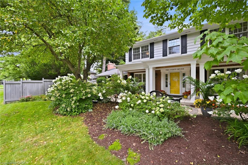 247 Linwood Crescent Property Photo 4