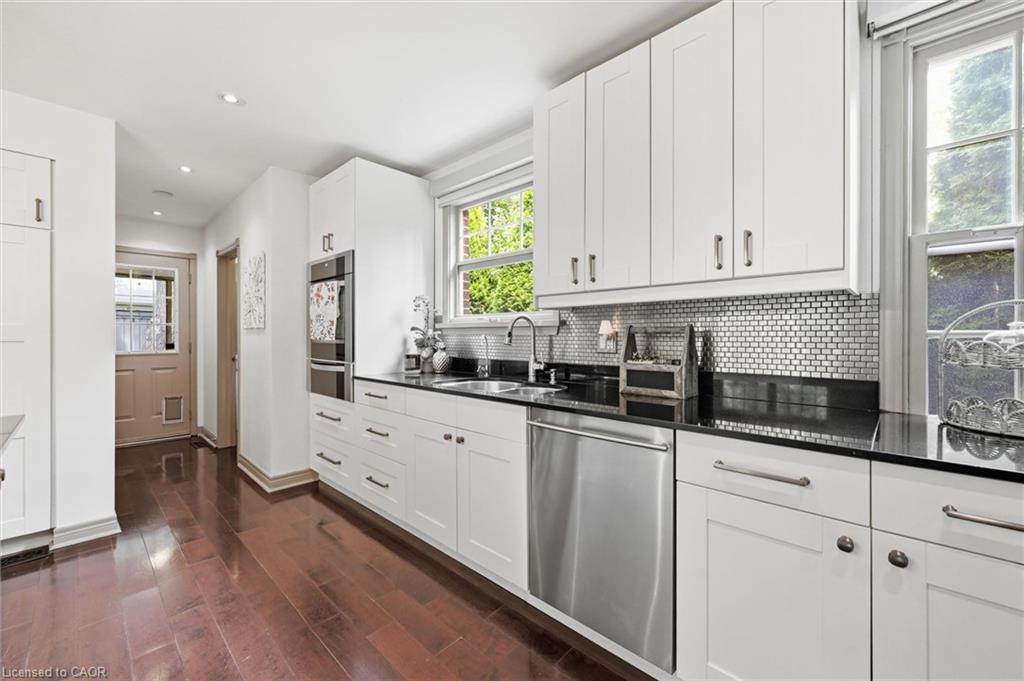 247 Linwood Crescent Property Photo 19