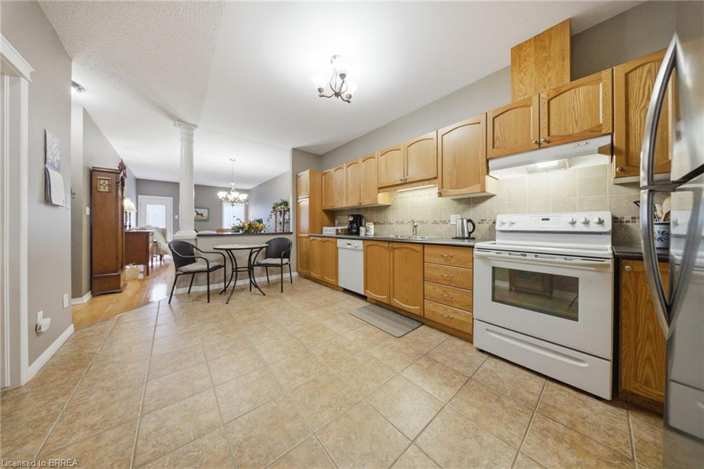 35-10 Cobblestone Drive Property Photo 4