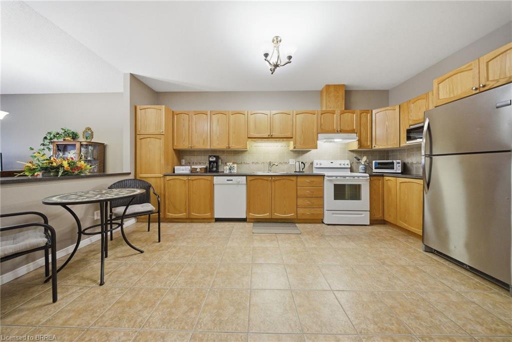 35-10 Cobblestone Drive Property Photo 5