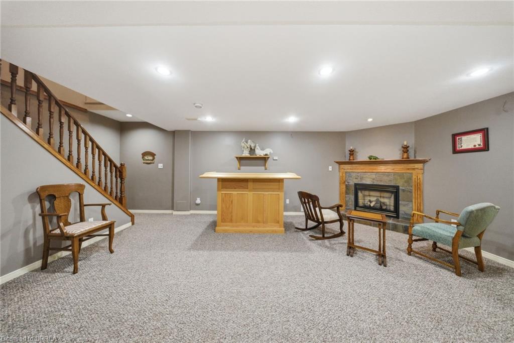 35-10 Cobblestone Drive Property Photo 13