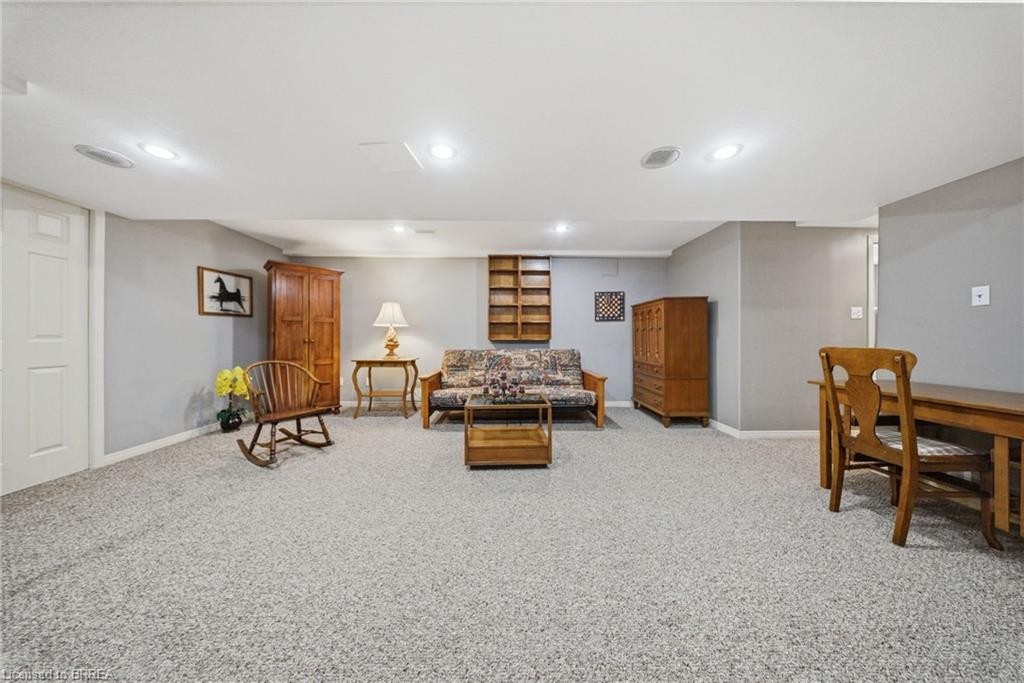 35-10 Cobblestone Drive Property Photo 14