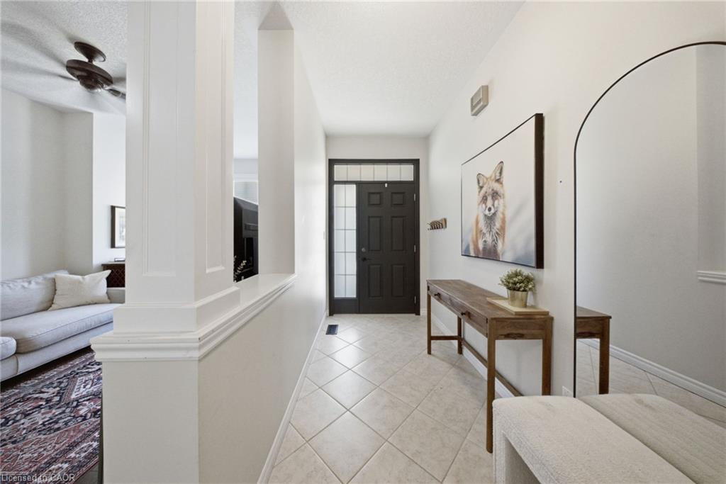 65 Amsterdam Crescent Property Photo 5