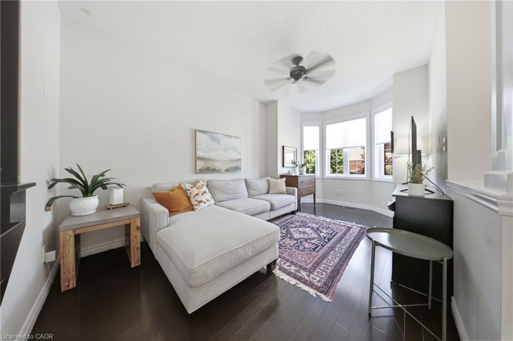 65 Amsterdam Crescent Property Photo 6