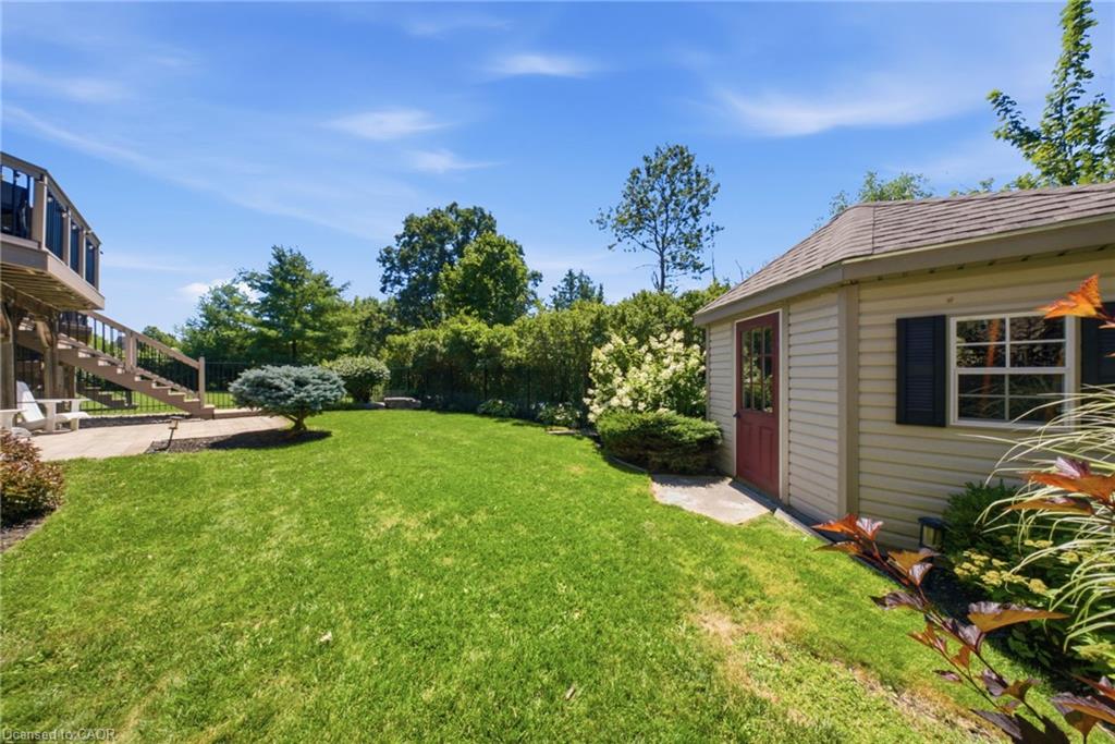 65 Amsterdam Crescent Property Photo 44