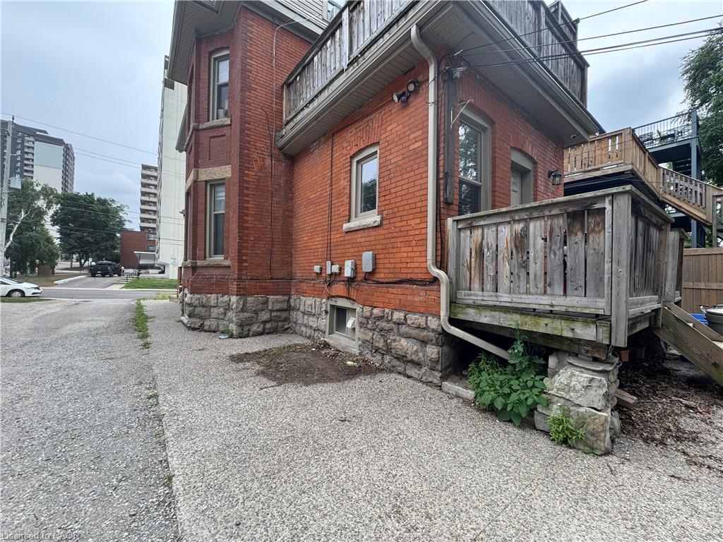 1-88 Queen Street S Property Photo 15