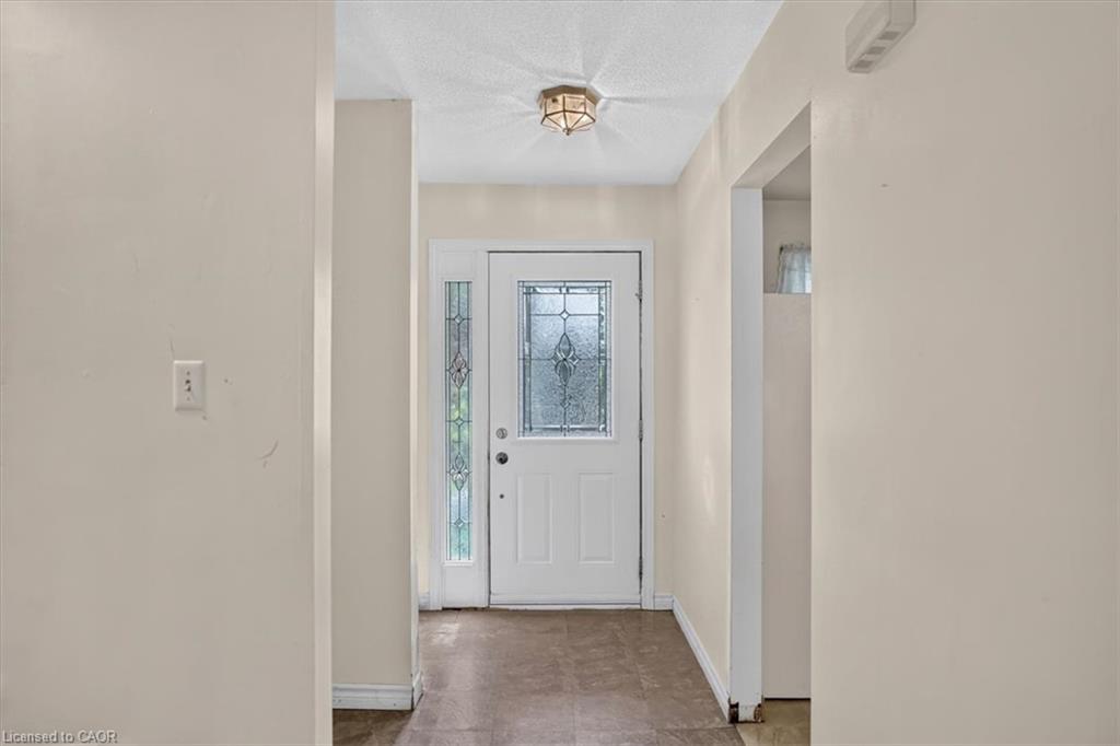 173-2050 Uppermiddle Road Property Photo 2