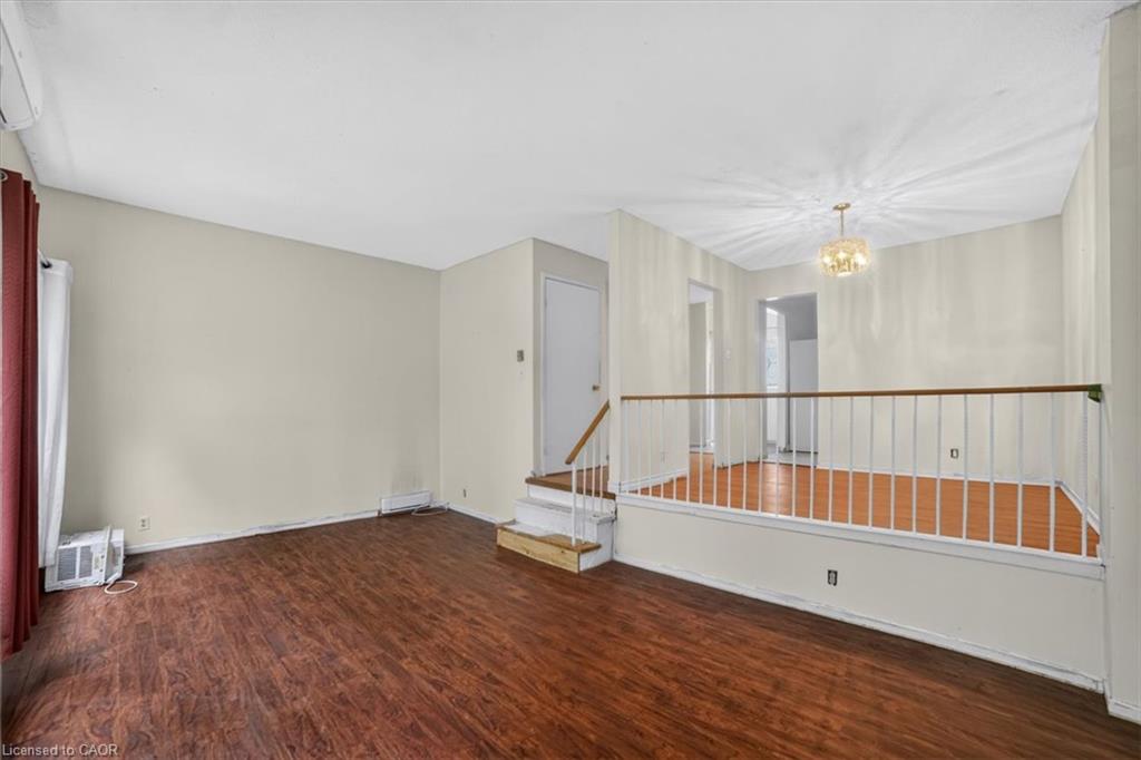 173-2050 Uppermiddle Road Property Photo 6