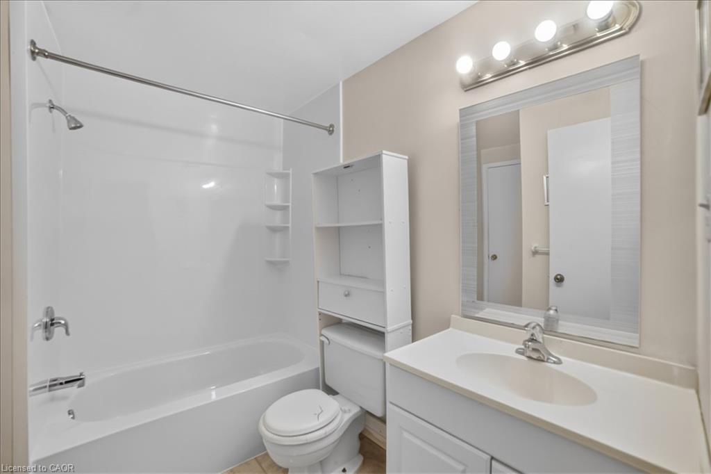 173-2050 Uppermiddle Road Property Photo 32