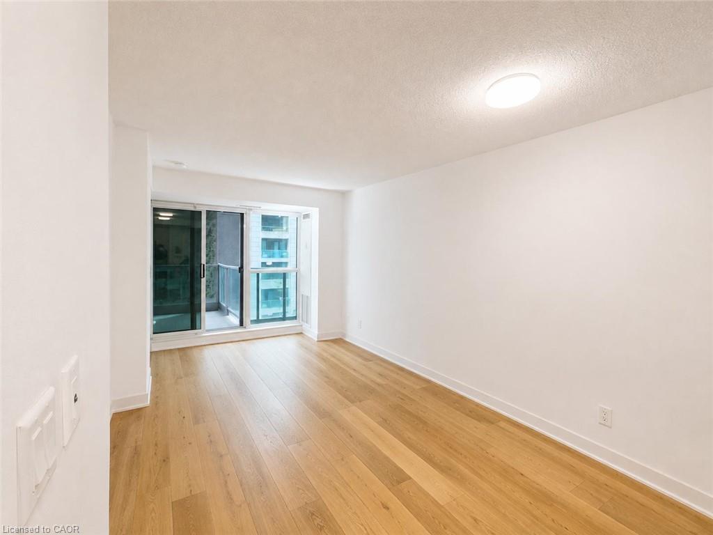 311-600 Fleet Street Property Photo 7
