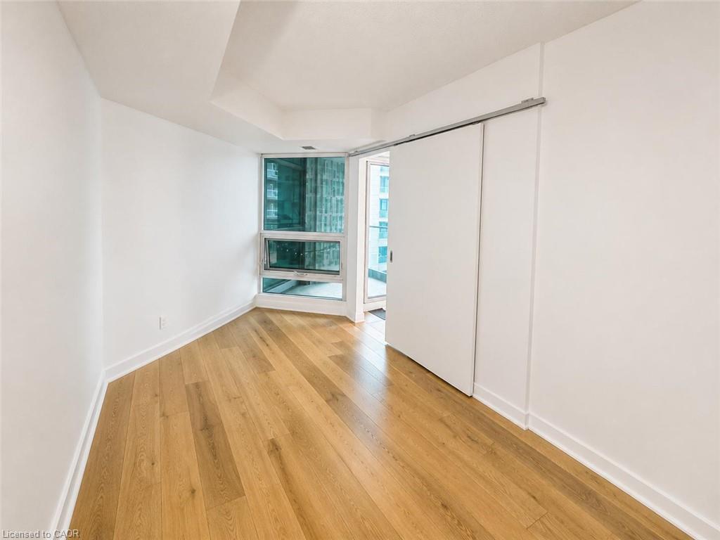 311-600 Fleet Street Property Photo 8