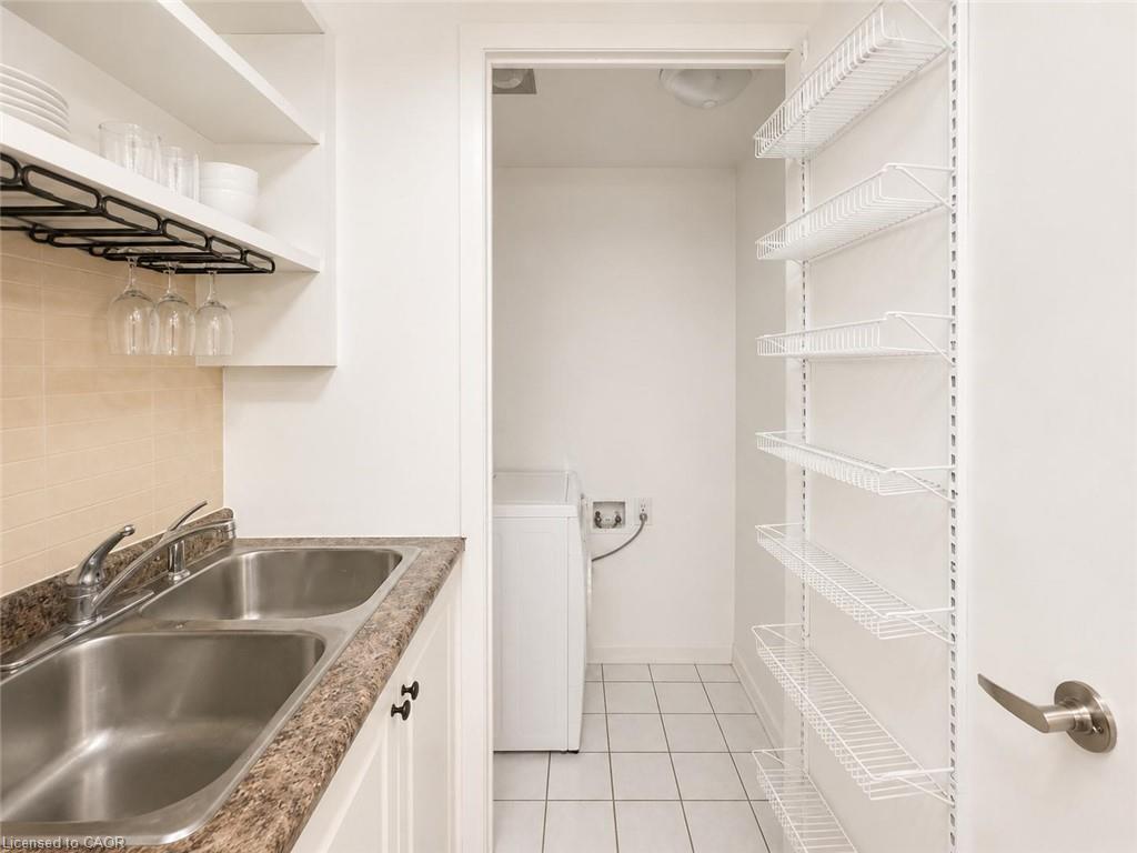 311-600 Fleet Street Property Photo 11
