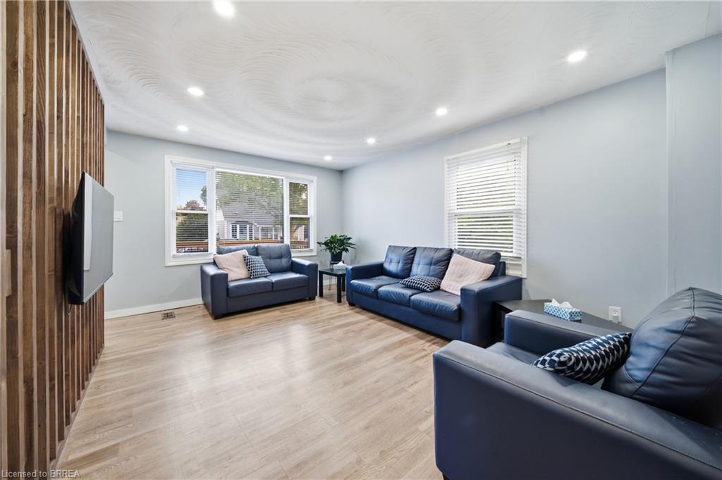 49 Seventh Avenue Property Photo 5
