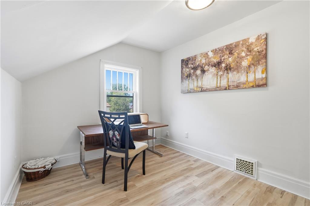 60 Oliver Street Property Photo 27