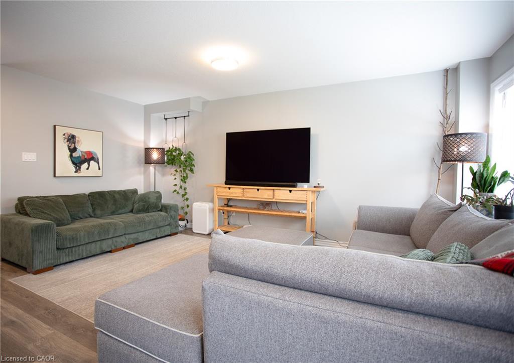 18 England Terrace Property Photo 7