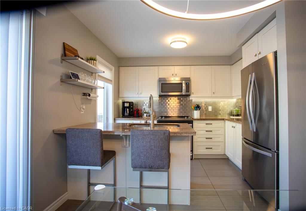 18 England Terrace Property Photo 9