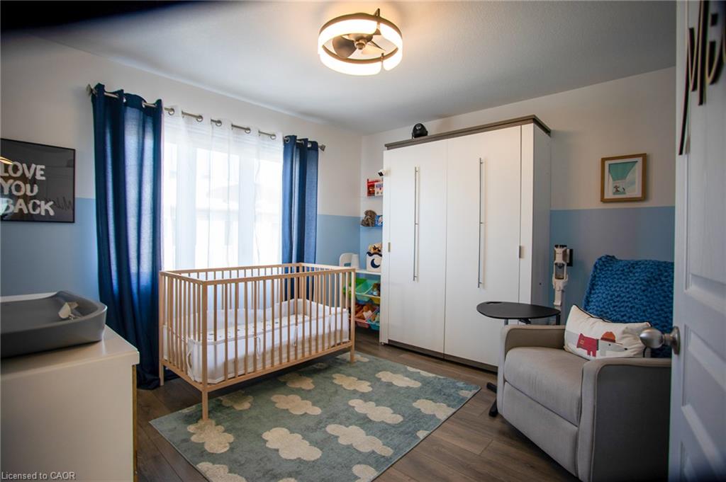 18 England Terrace Property Photo 18