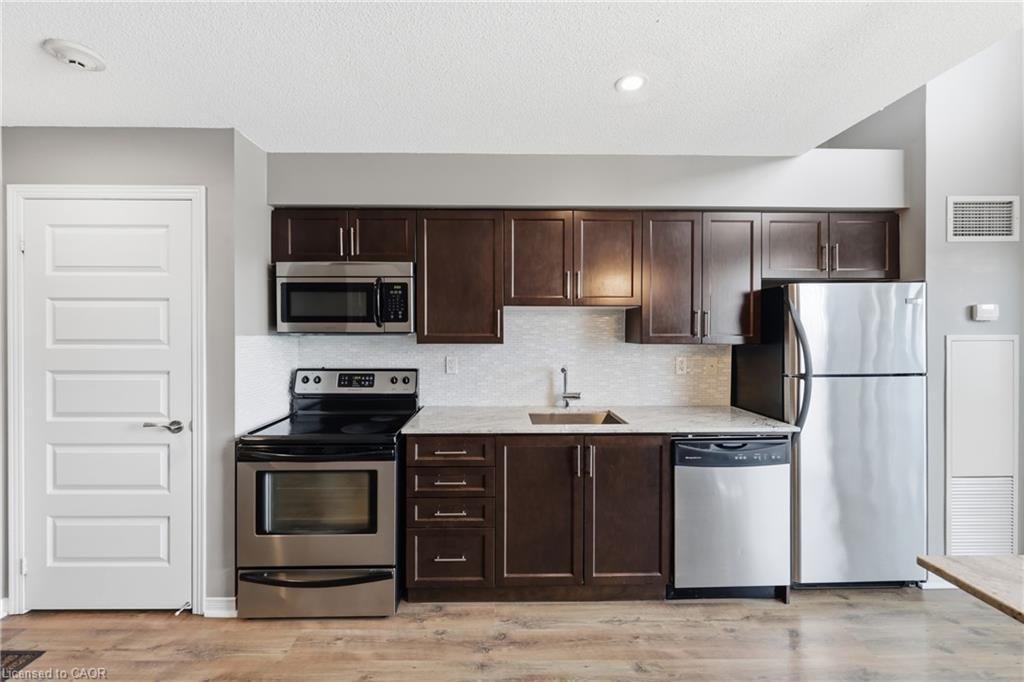 225-215 Queen Street E Property Photo 8