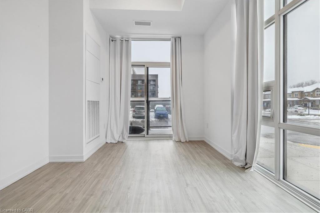 115-450 Dundas Street E Property Photo 8