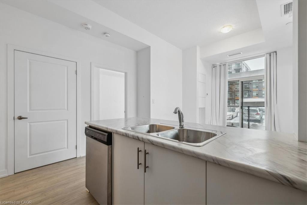 115-450 Dundas Street E Property Photo 18