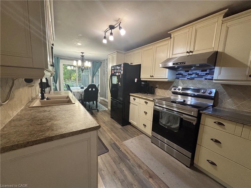 40 Caprice Court Property Photo 11