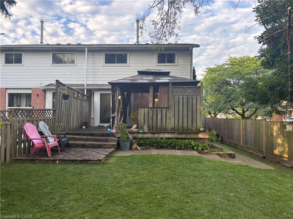 40 Caprice Court Property Photo 28
