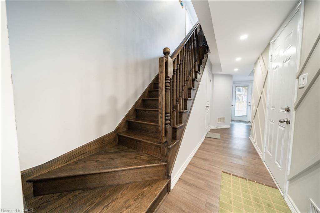 10 Kenridge Terrace Property Photo 7