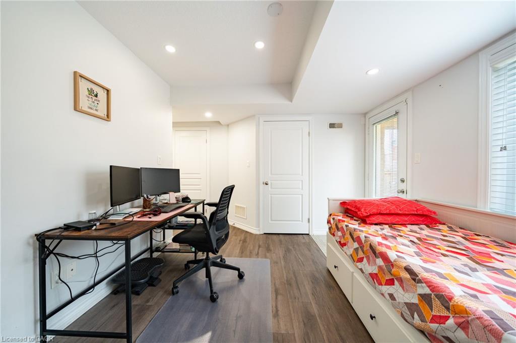 10 Kenridge Terrace Property Photo 9