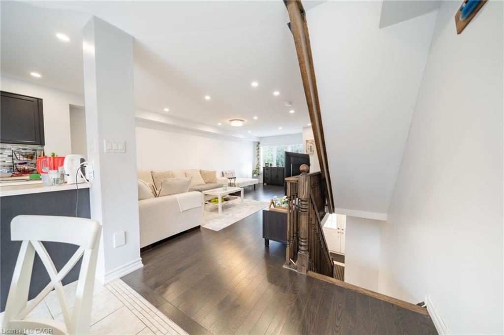 10 Kenridge Terrace Property Photo 12