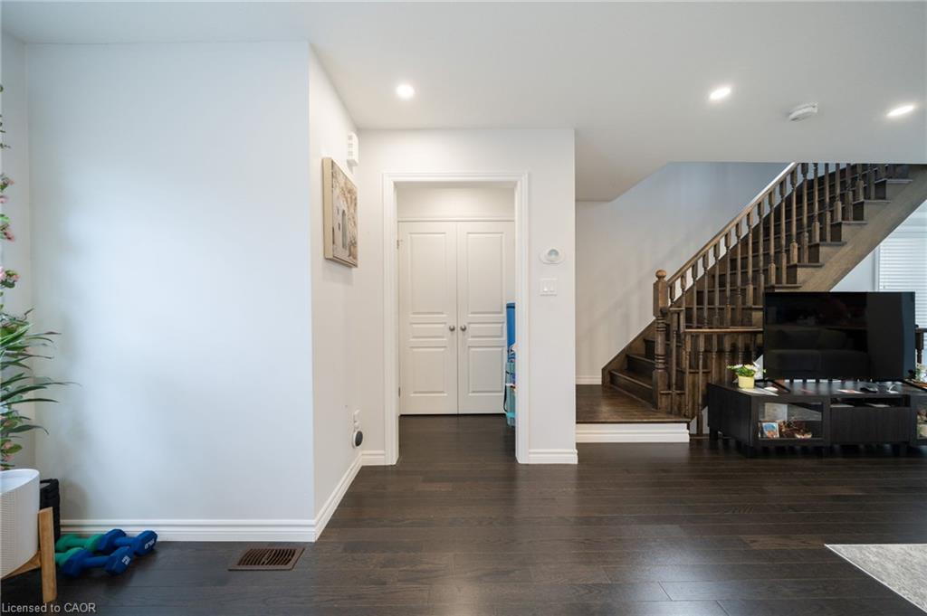 10 Kenridge Terrace Property Photo 15