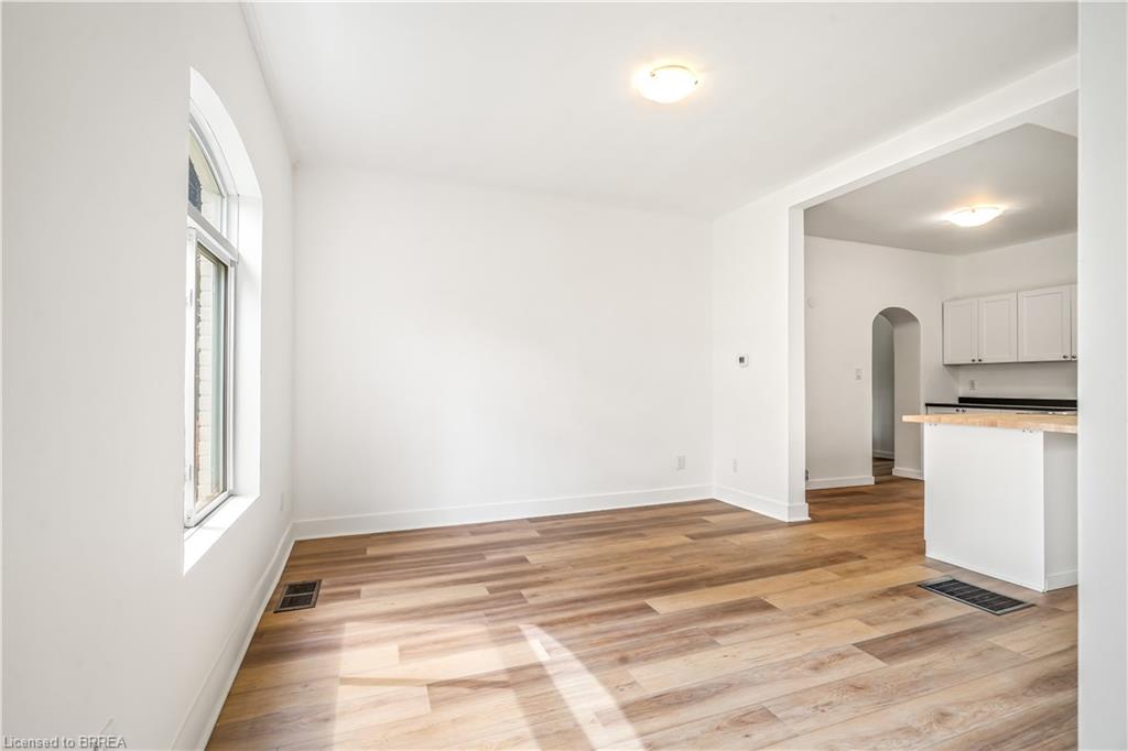 150 Stanley Street Property Photo 9