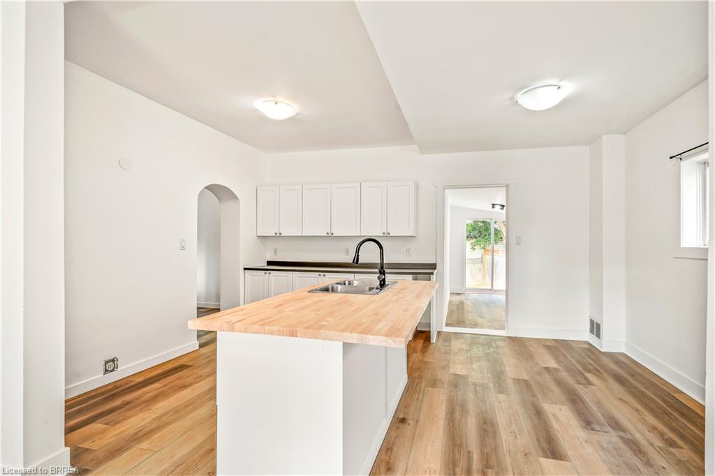 150 Stanley Street Property Photo 12