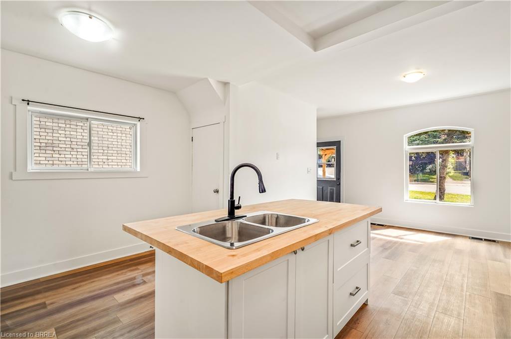 150 Stanley Street Property Photo 13