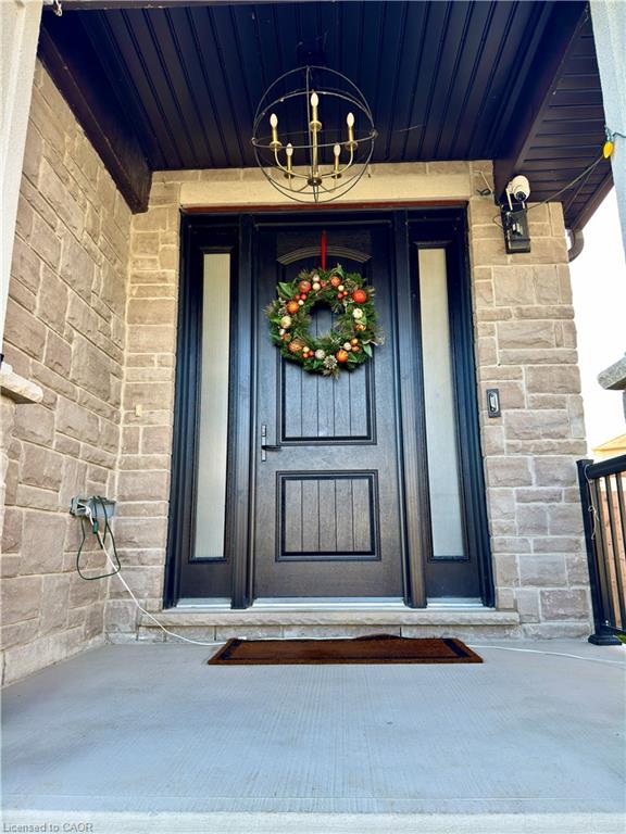 923 Eaglecrest Court Property Photo 3