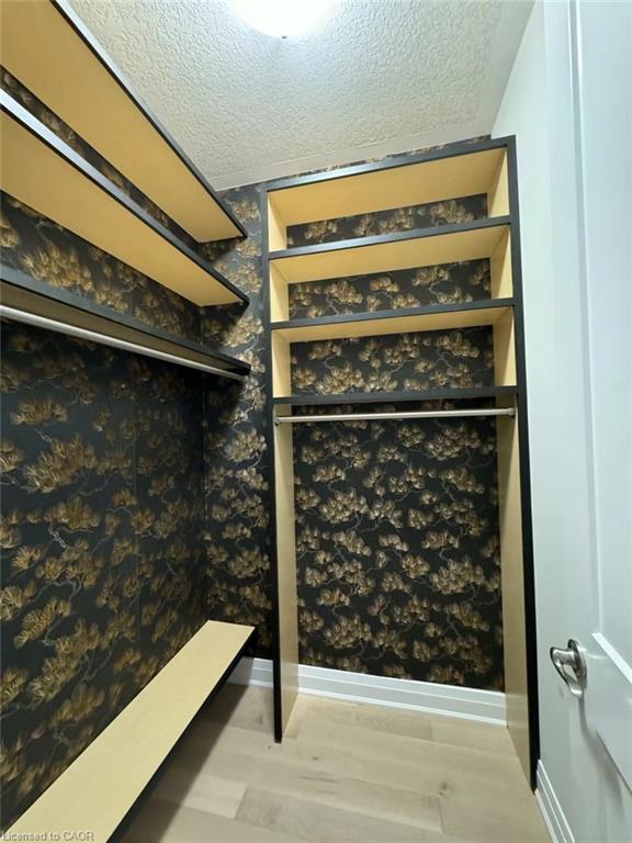 923 Eaglecrest Court Property Photo 9