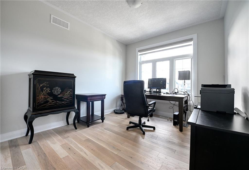 923 Eaglecrest Court Property Photo 34