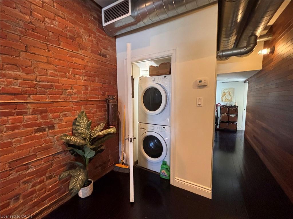 301 James Street N Property Photo 5