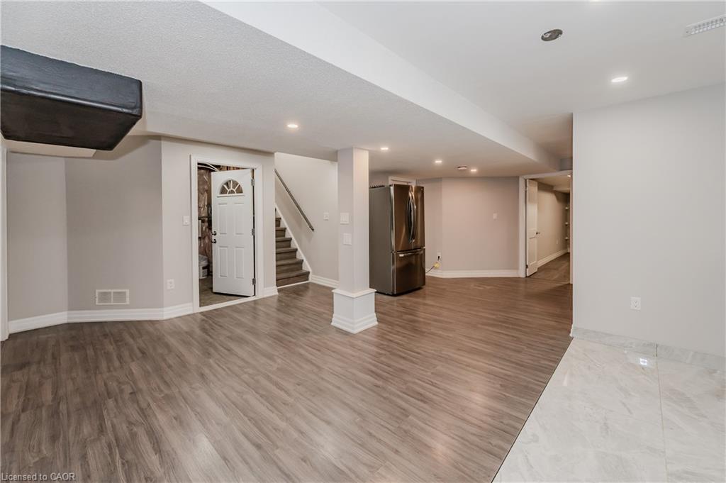 498 Thomas Slee Drive Property Photo 4
