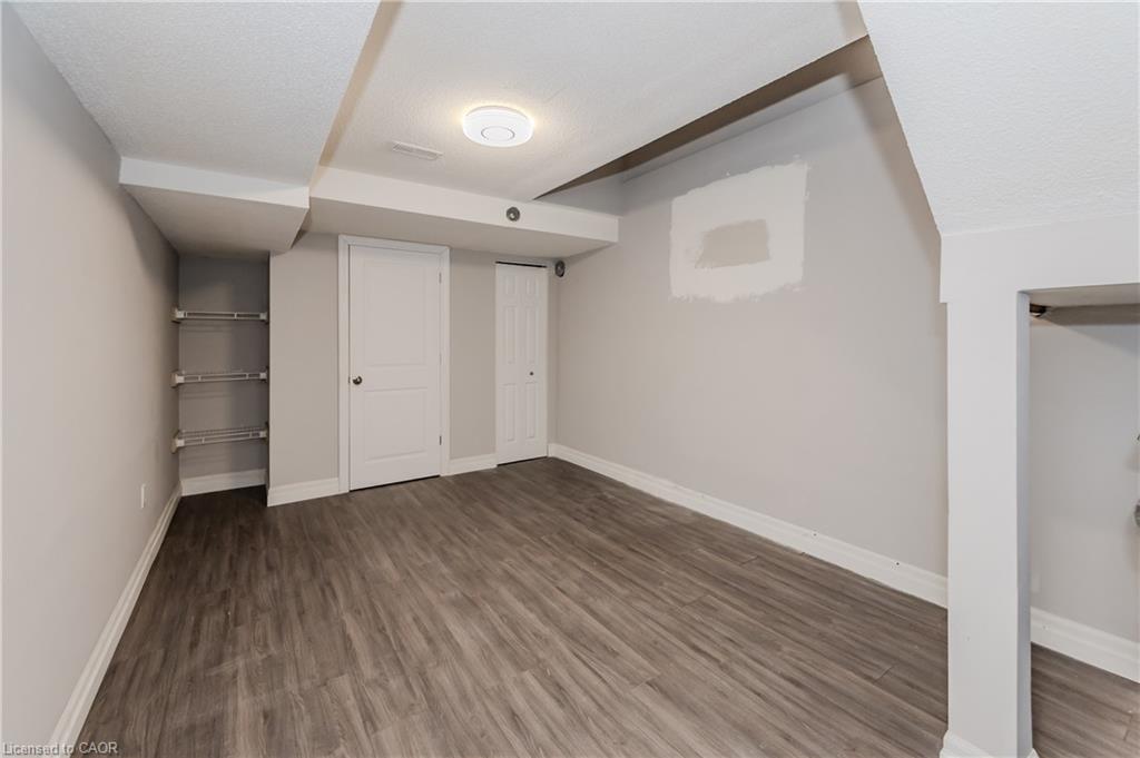 498 Thomas Slee Drive Property Photo 5