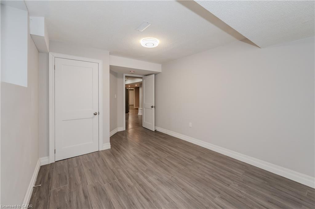 498 Thomas Slee Drive Property Photo 8