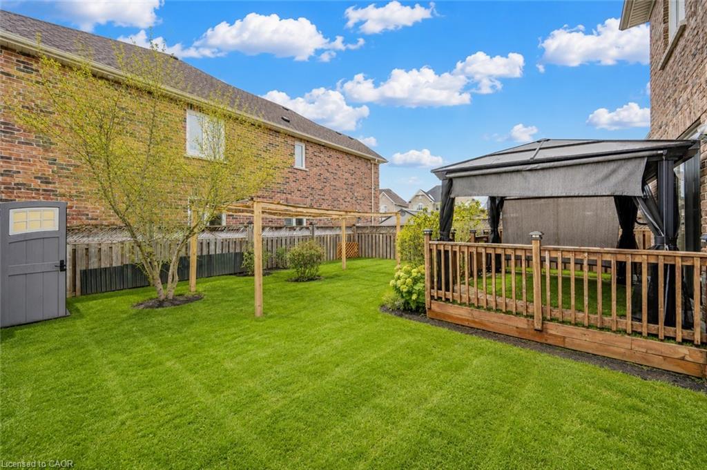 498 Thomas Slee Drive Property Photo 14