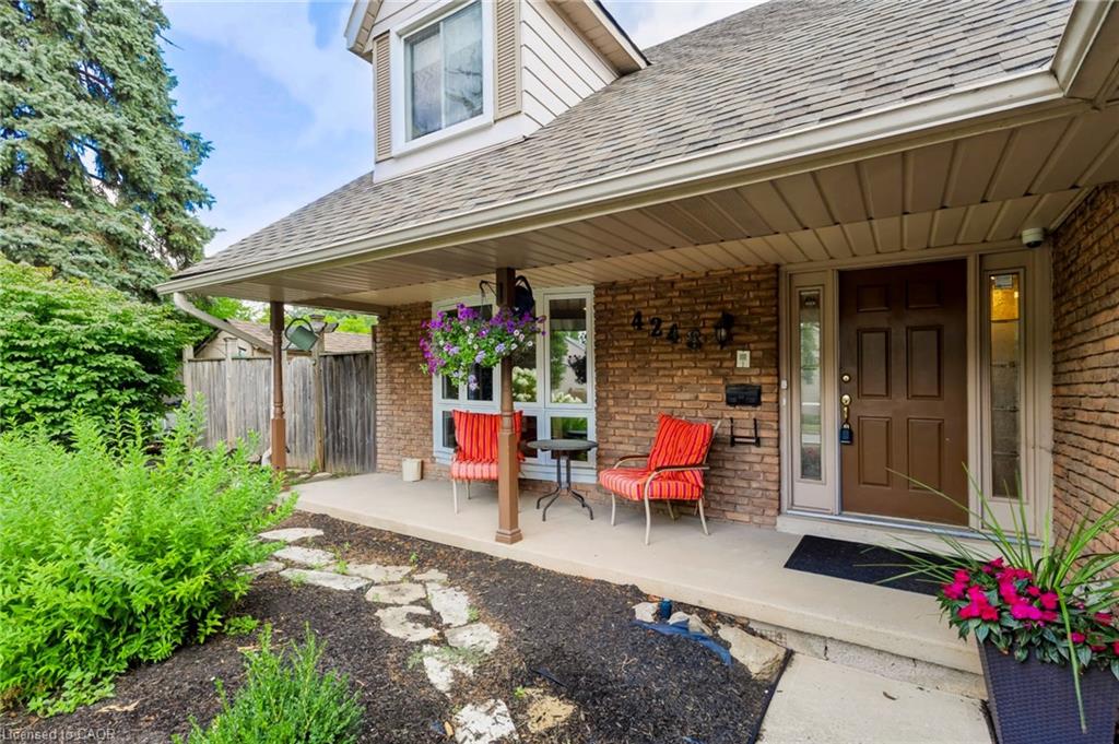 4248 Dunvegan Road Property Photo 4