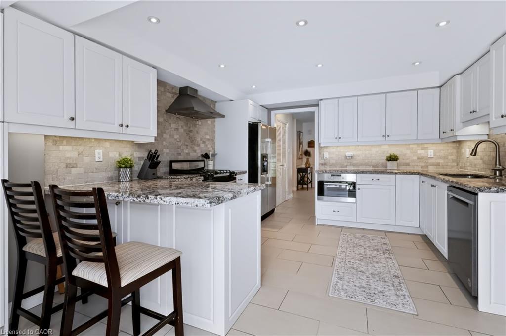 4248 Dunvegan Road Property Photo 10