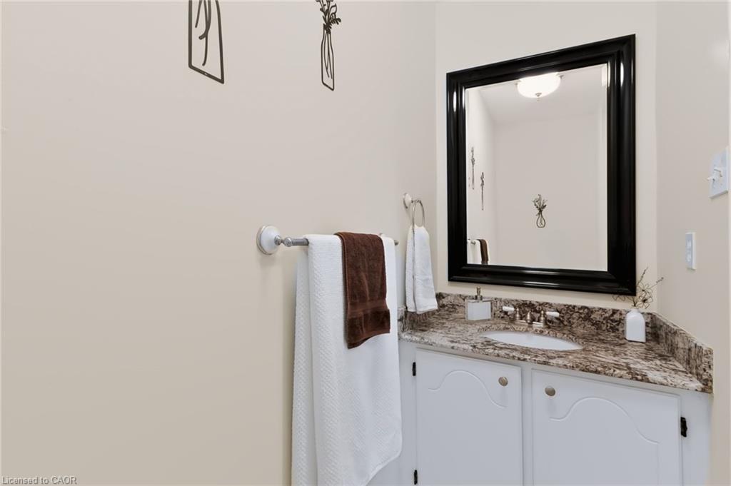 4248 Dunvegan Road Property Photo 16
